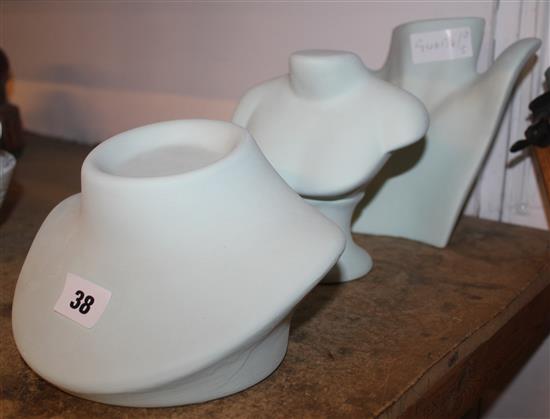 2 ceramic jewellery stands